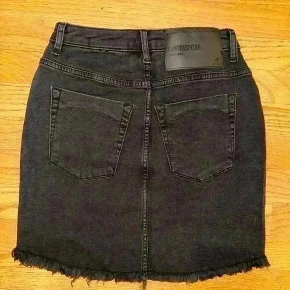 One Teaspoon 2020 Black Swan Denim Mini Skirt NWT Size: 24 - Picture 9 of 10
